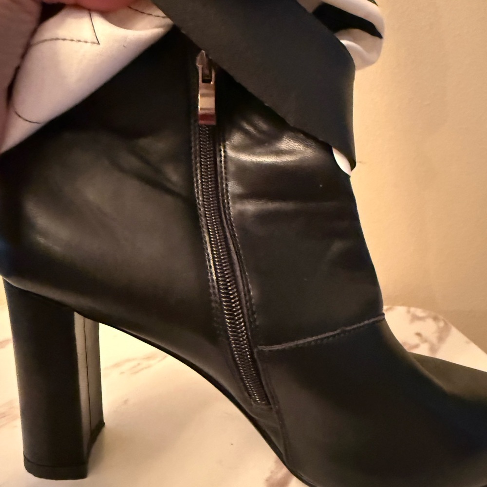 NWOB Azalea Wang Modatope Vegan Leather Fold Over Boots, Black, White, Size 10 - Picture 7 of 15